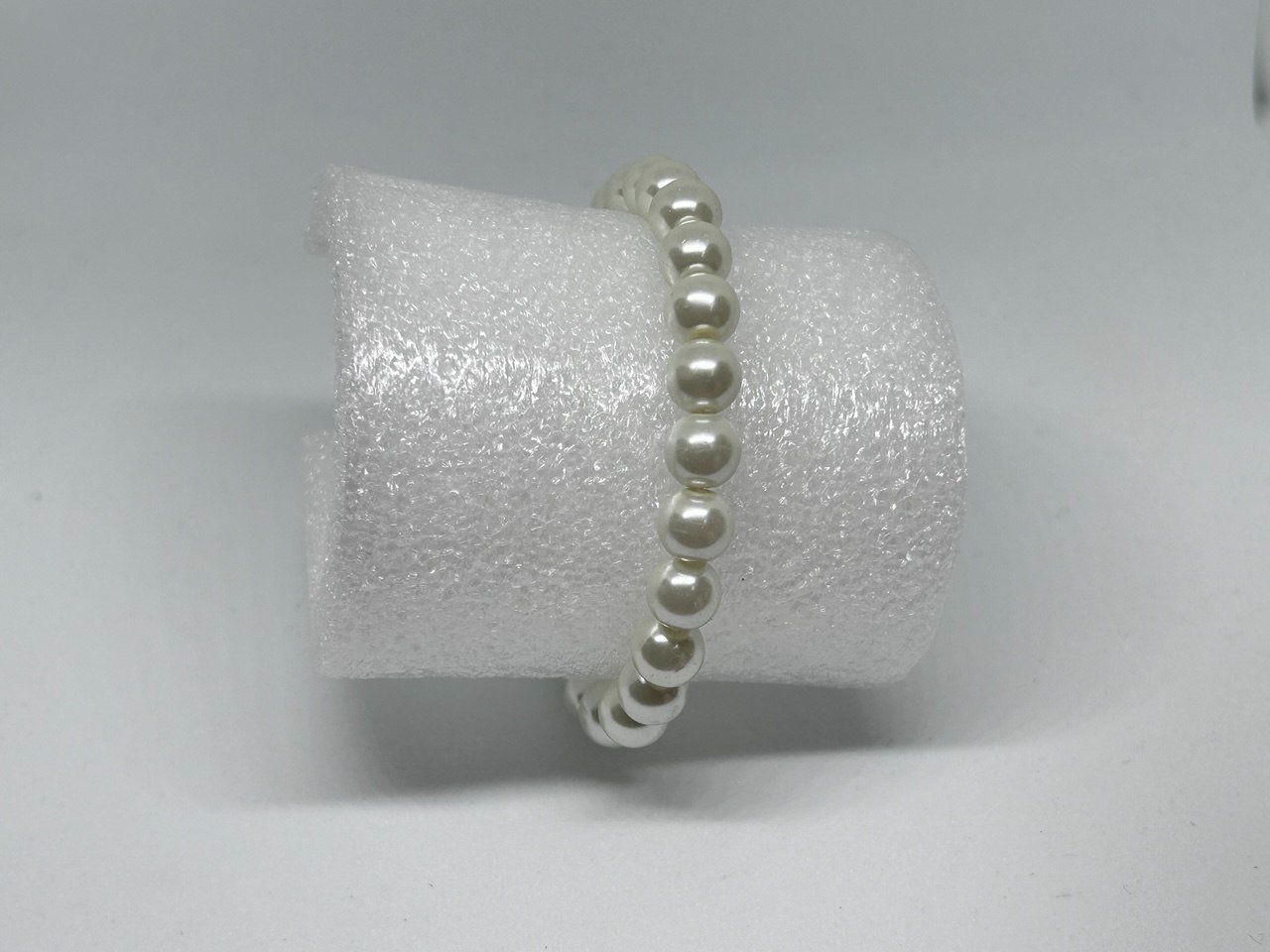 Bracciali & Braccialetti: Bracciale Elastico con Perle Sintetiche Bianche – Usato da Giubiasco venduto da LorisVale
