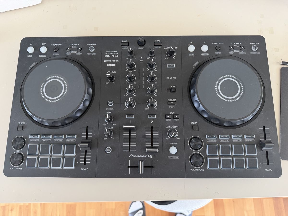 Pioneer Console di mixaggio: Pioneer DDJ-FLX4 – Usato da Allschwil venduto da ngo_5n2n
