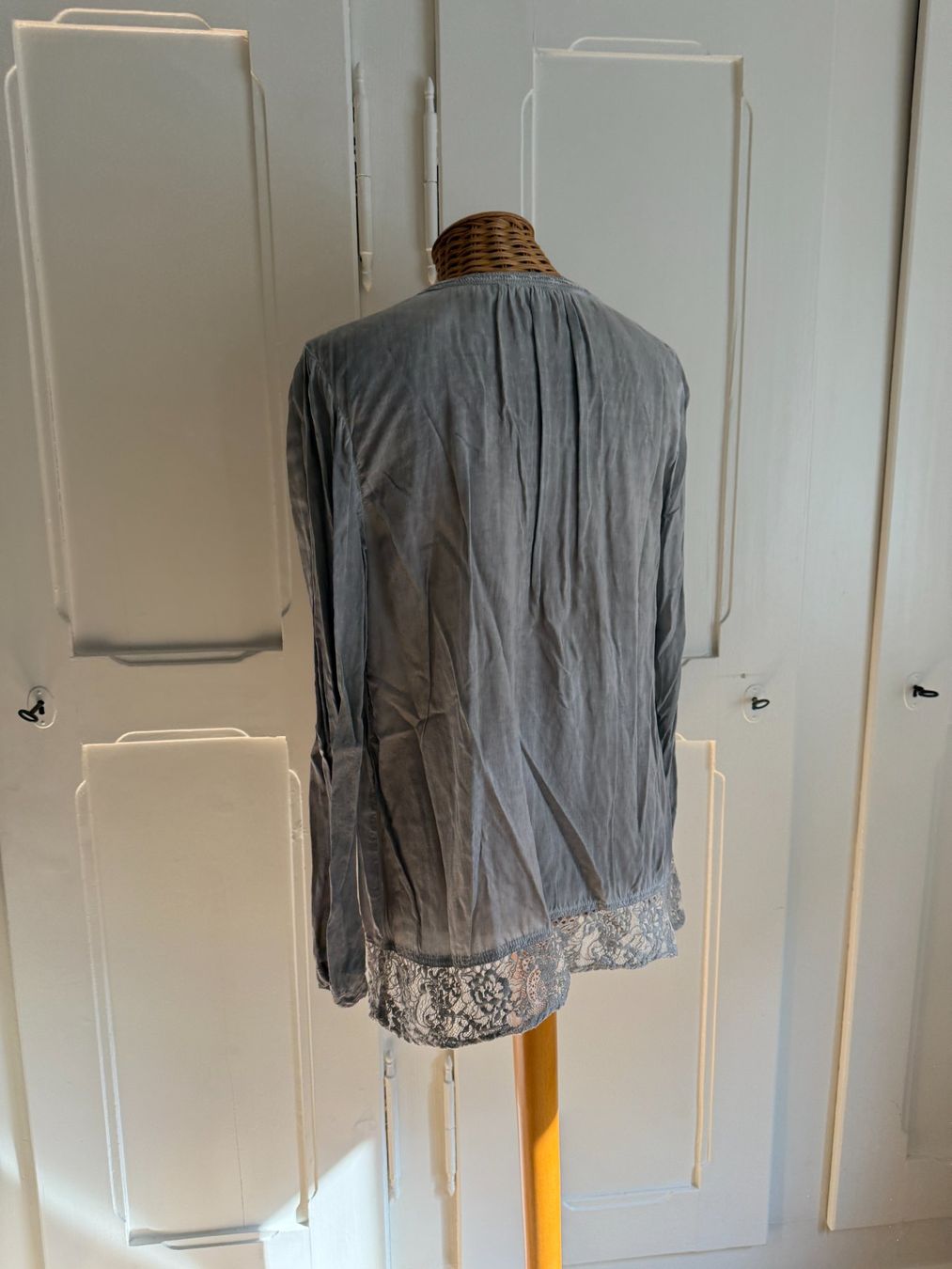 Tom Tailor Chemisiers: TOM TAILOR - Bluse grau mit Spitze 42 – D'occasion à Zürich par Diazaio 2