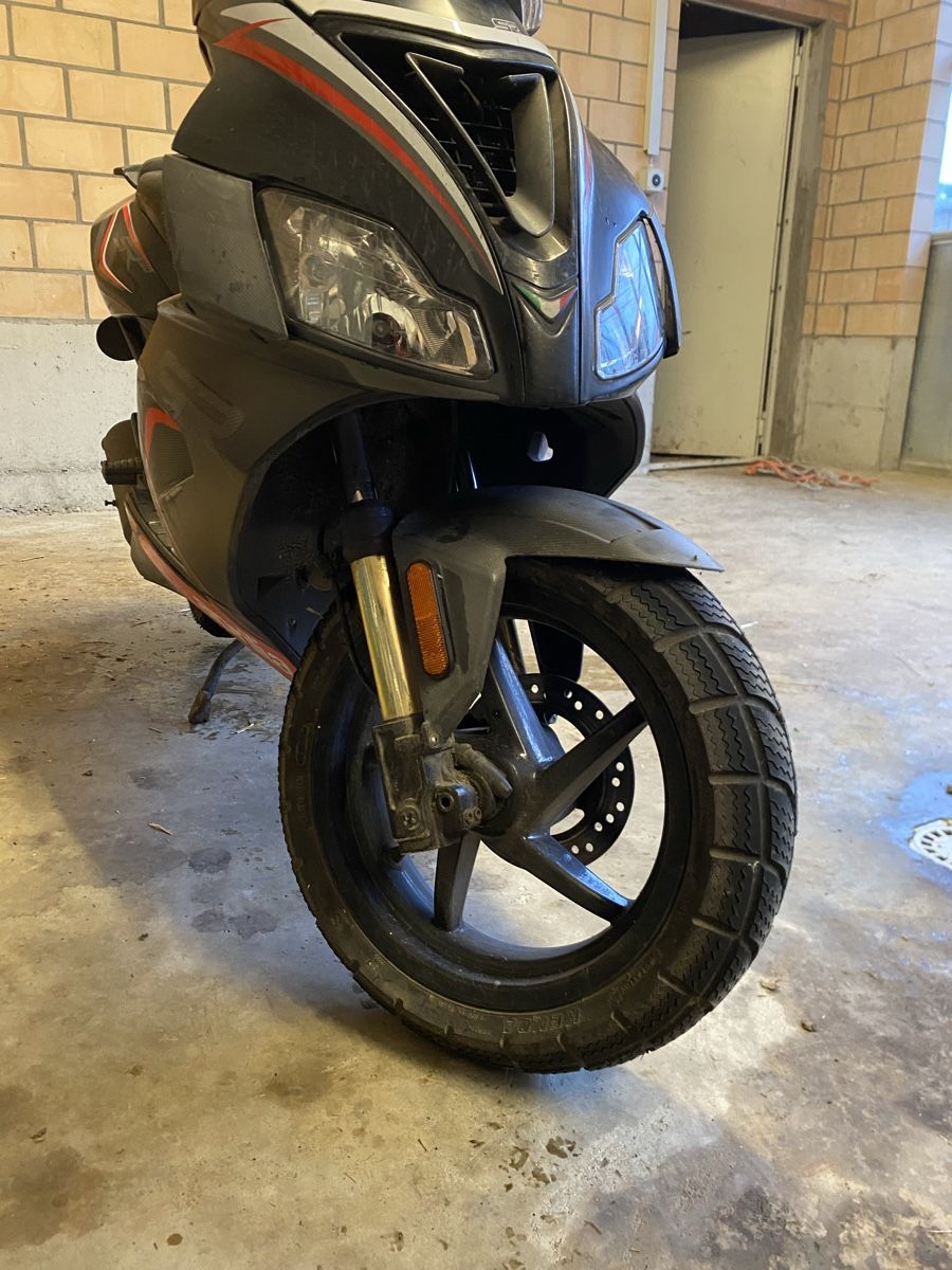 Aprilia Altro: Aprilia SR 50 R – Difettoso da Hasle LU venduto da Urssa2 6