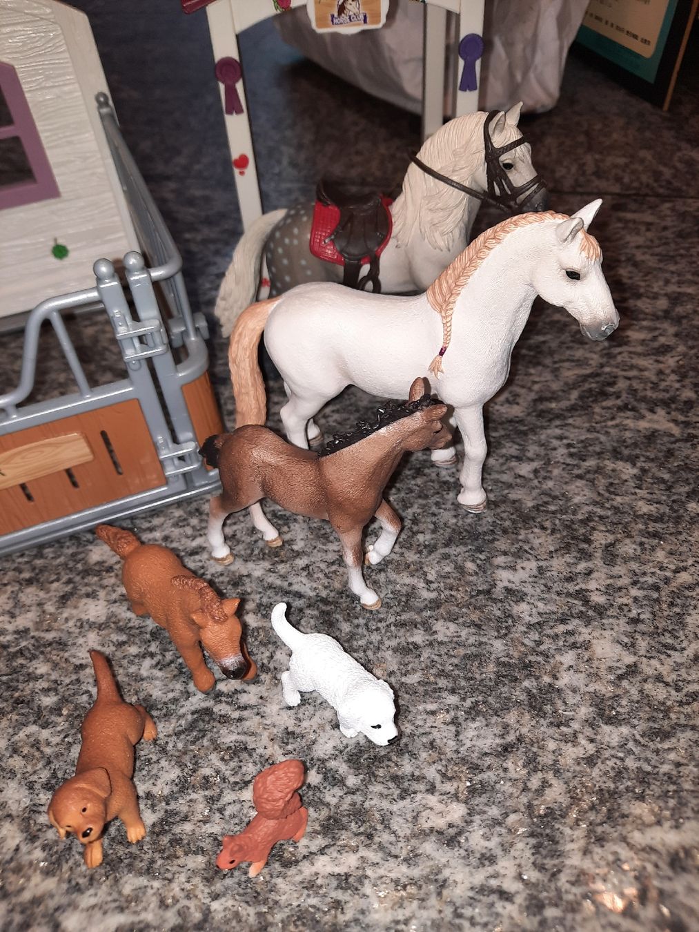 Schleich Spielzeuge: Scuderia Schleich circa 30 pezzi – Gebraucht aus Biasca von Old_6blh 4