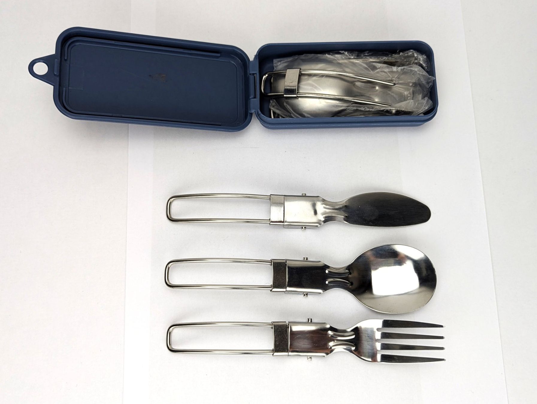 Set di posate: Kit Couverts Pliables Inox - Bleu - Neuf – Nuovo e nell'imballaggio originale da Yvorne venduto da Bocchino_1291