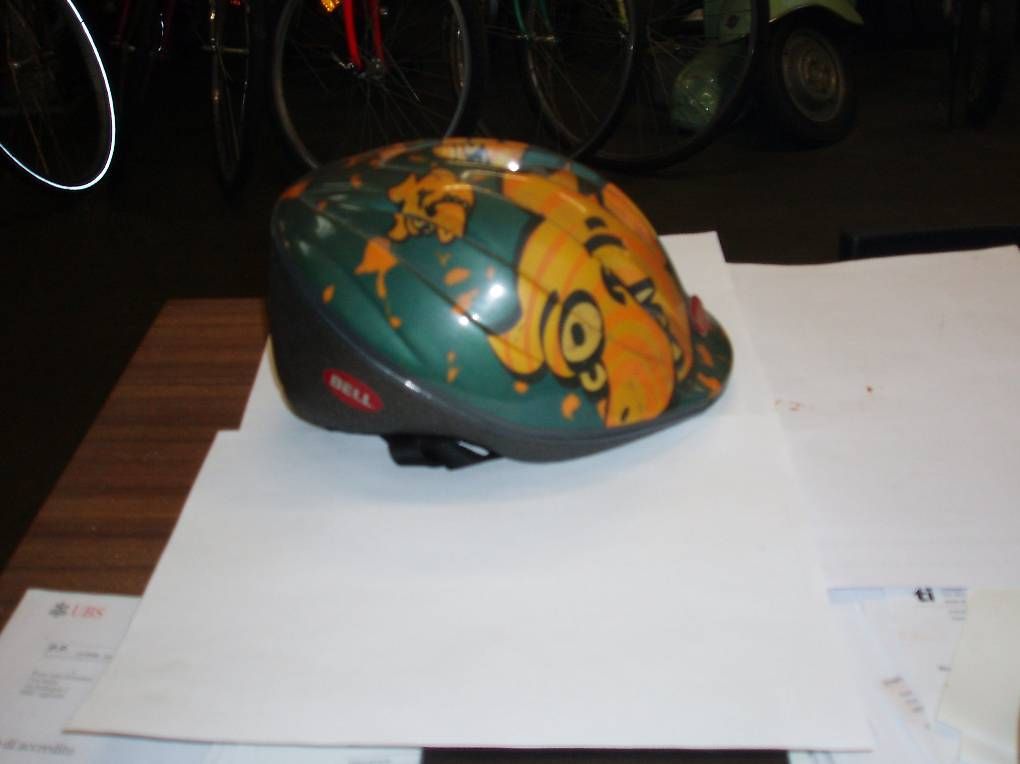 Caschi: casco bambino – Usato da Lugano venduto da erm_9ydz 2