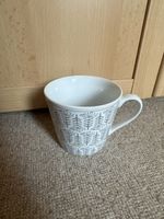 Hübsche Happy Things Tasse / Kaffeetasse mit Blumen neu
