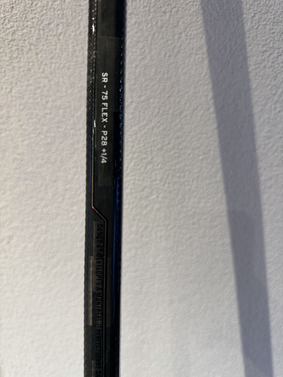 Ccm Bastoni & Pale: CCM XF Ghost, Senior, 75 Flex, P28 1/4 Blade – Usato da Volken venduto da akollerwinti 4
