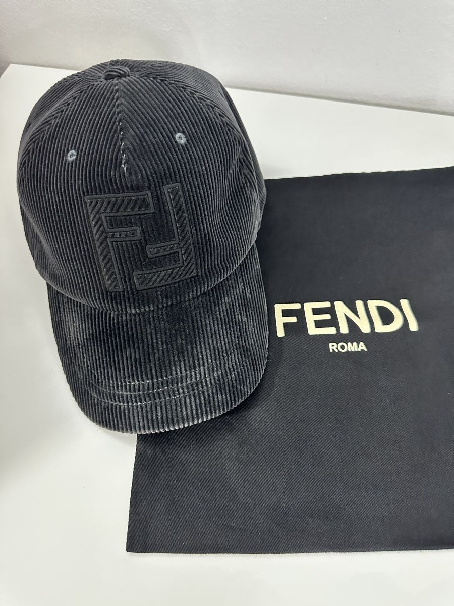 Fendi Copricapi, berretti & cappellini: Fendi casquette – Nuovo (secondo la descrizione) da Biel/Bienne venduto da fab_66kd