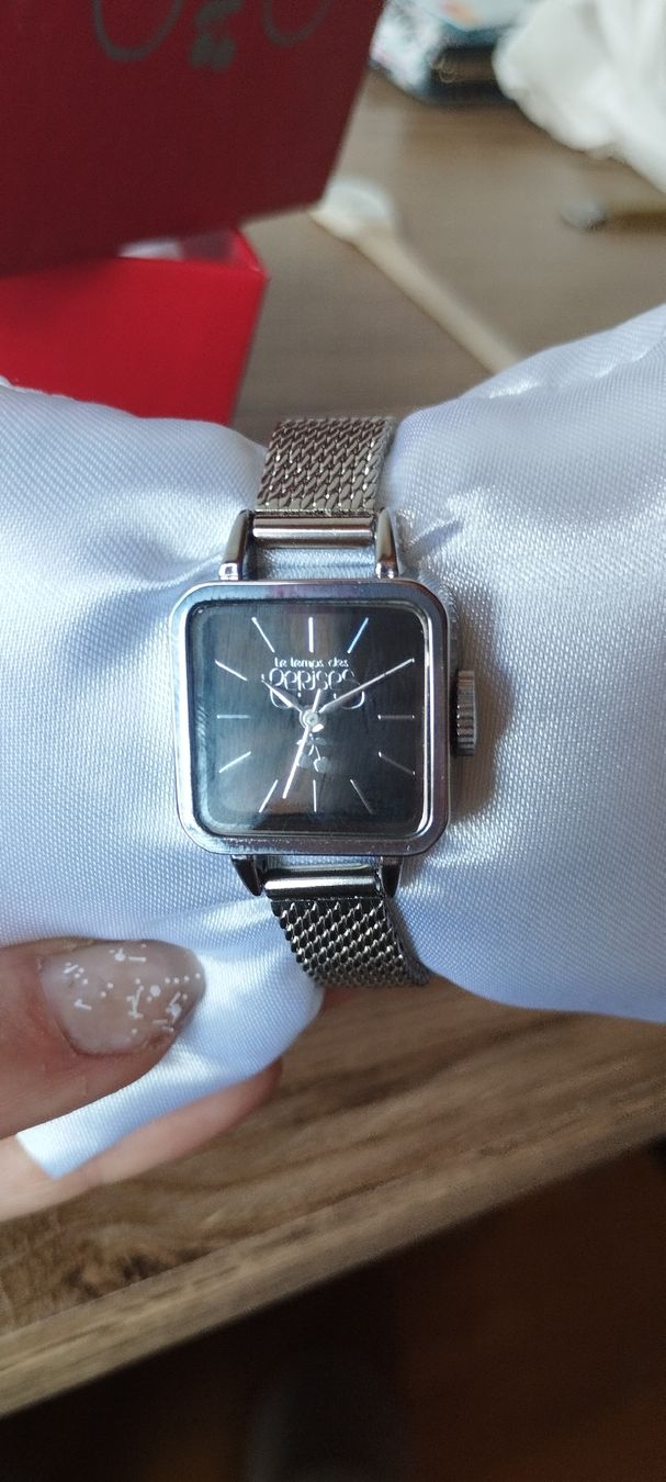 Orologi: watch le temps des cerises – Nuovo (secondo la descrizione) da St-Aubin-Sauges venduto da Sonia-Ka 1