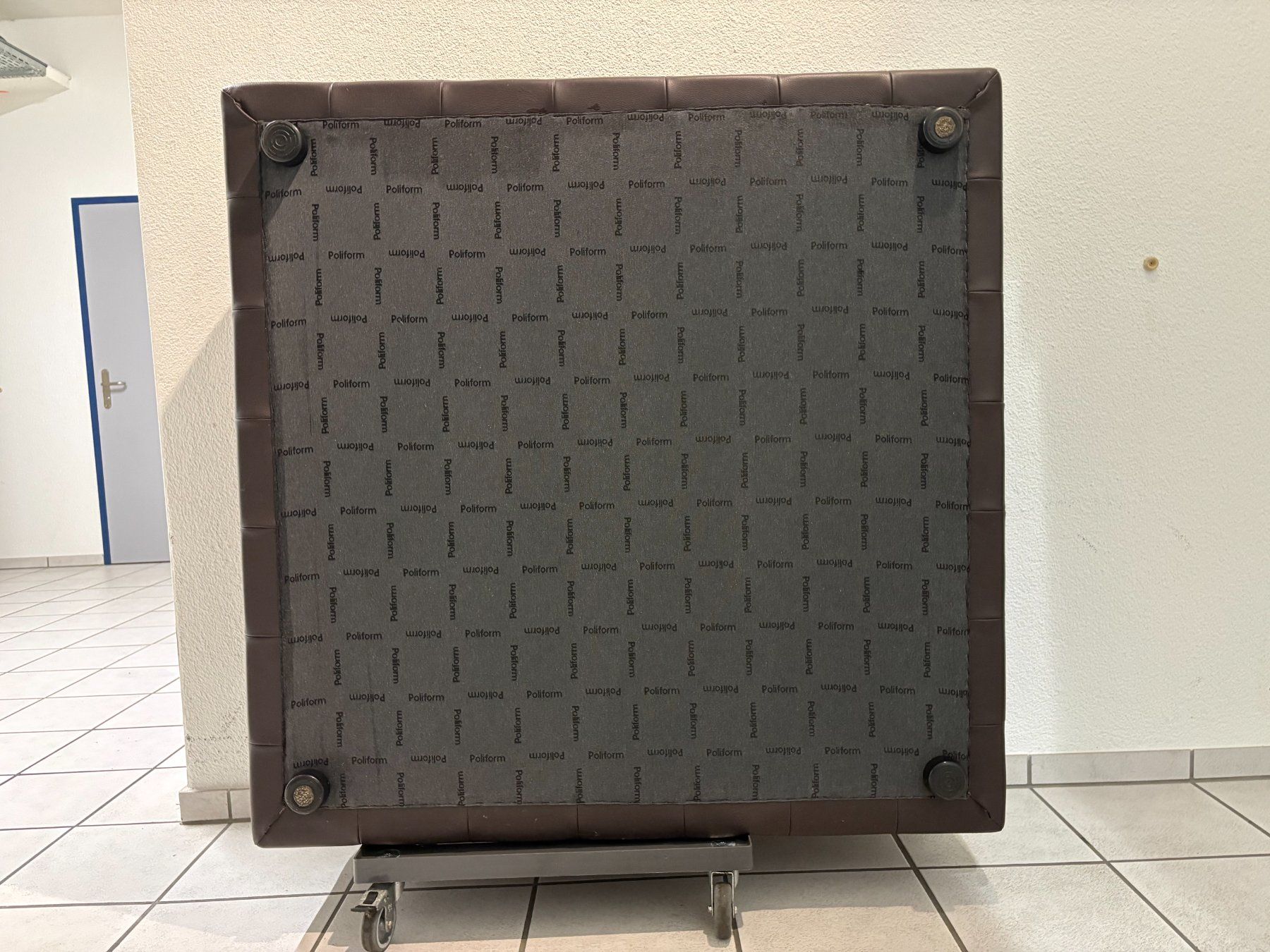 Sgabelli: 114cmx114cmx39cm echtes Leder Hocker Tisch Hocker gross – Usato da Ottenbach venduto da TimelessEmotions. 9