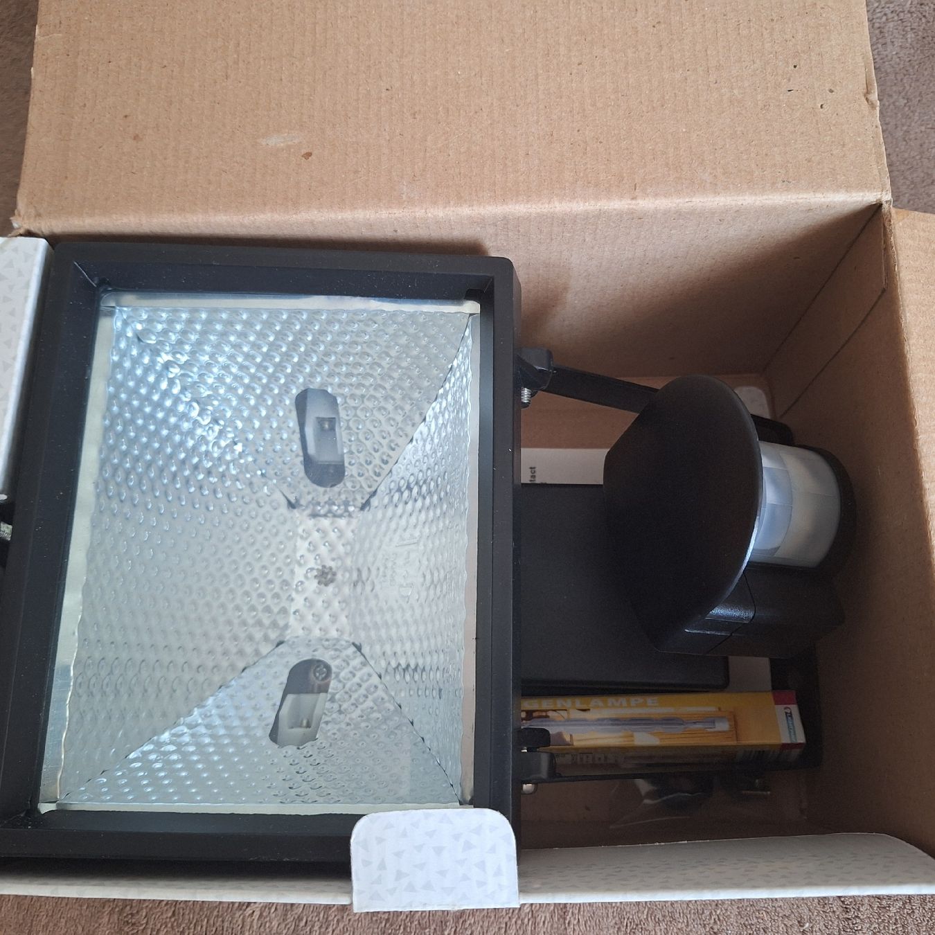 Lampes: Halogenlampe mit PIR Sensor (1) – Neuf (Voir description) à Winterthur par Goldpipau 3