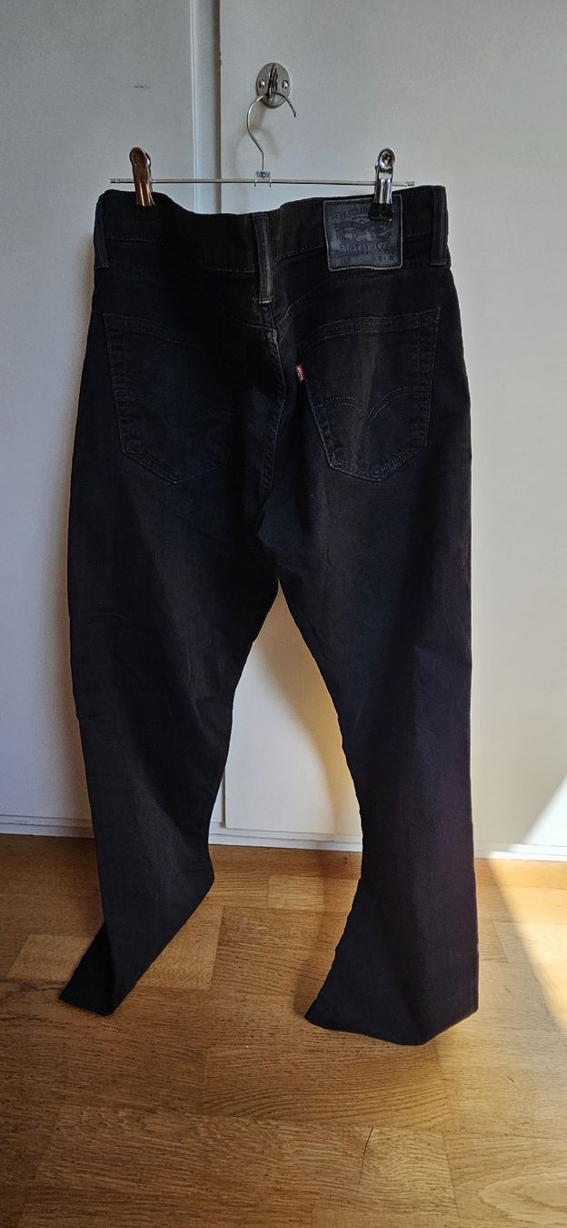 Levi's Jeans: Jeans Levis 511 W32 L32 schwarz – Usato da Rombach venduto da ThriftBetter 1