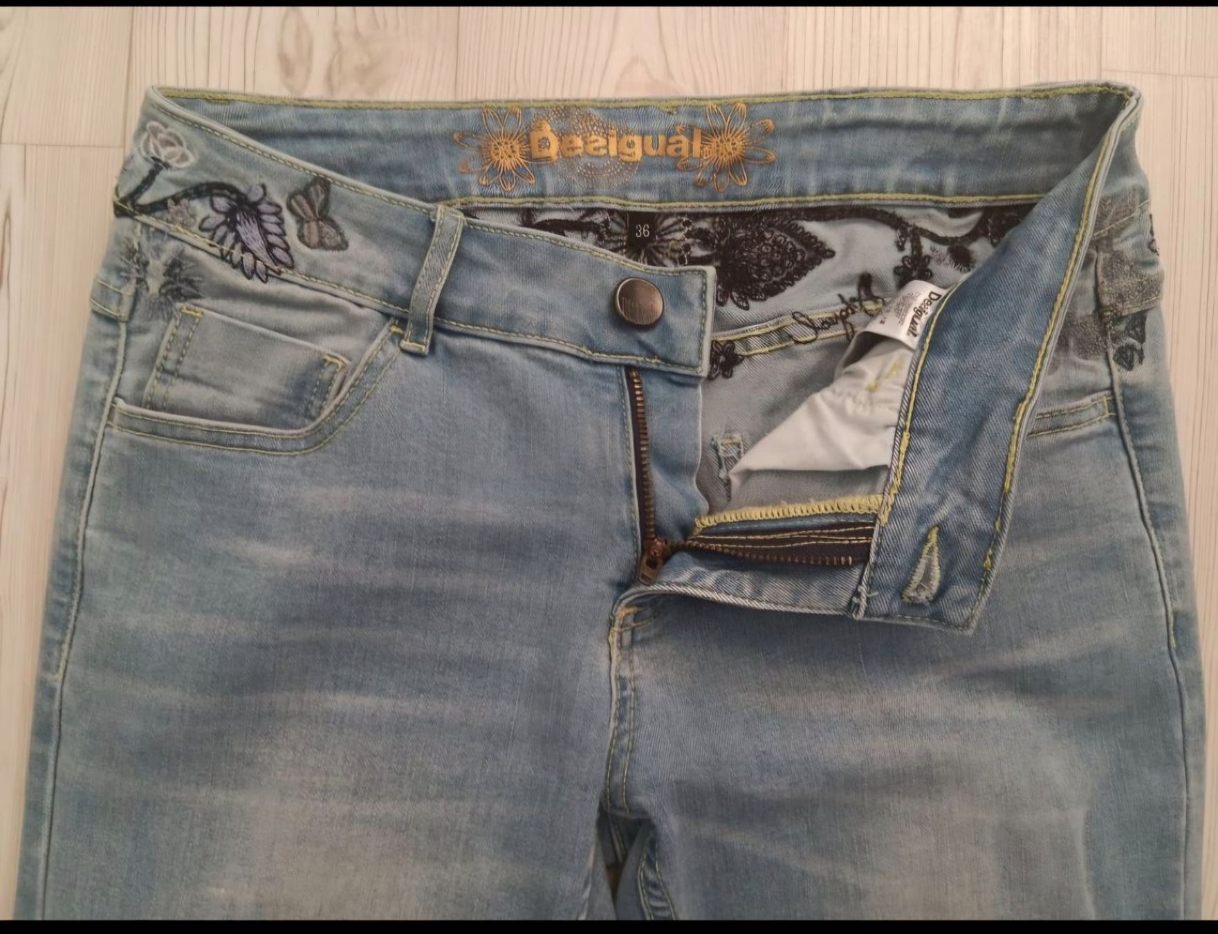 Desigual Jeans: DESIGUAL Jeans, Gr. 36 – Usato da Wynigen venduto da La_Talpa 3