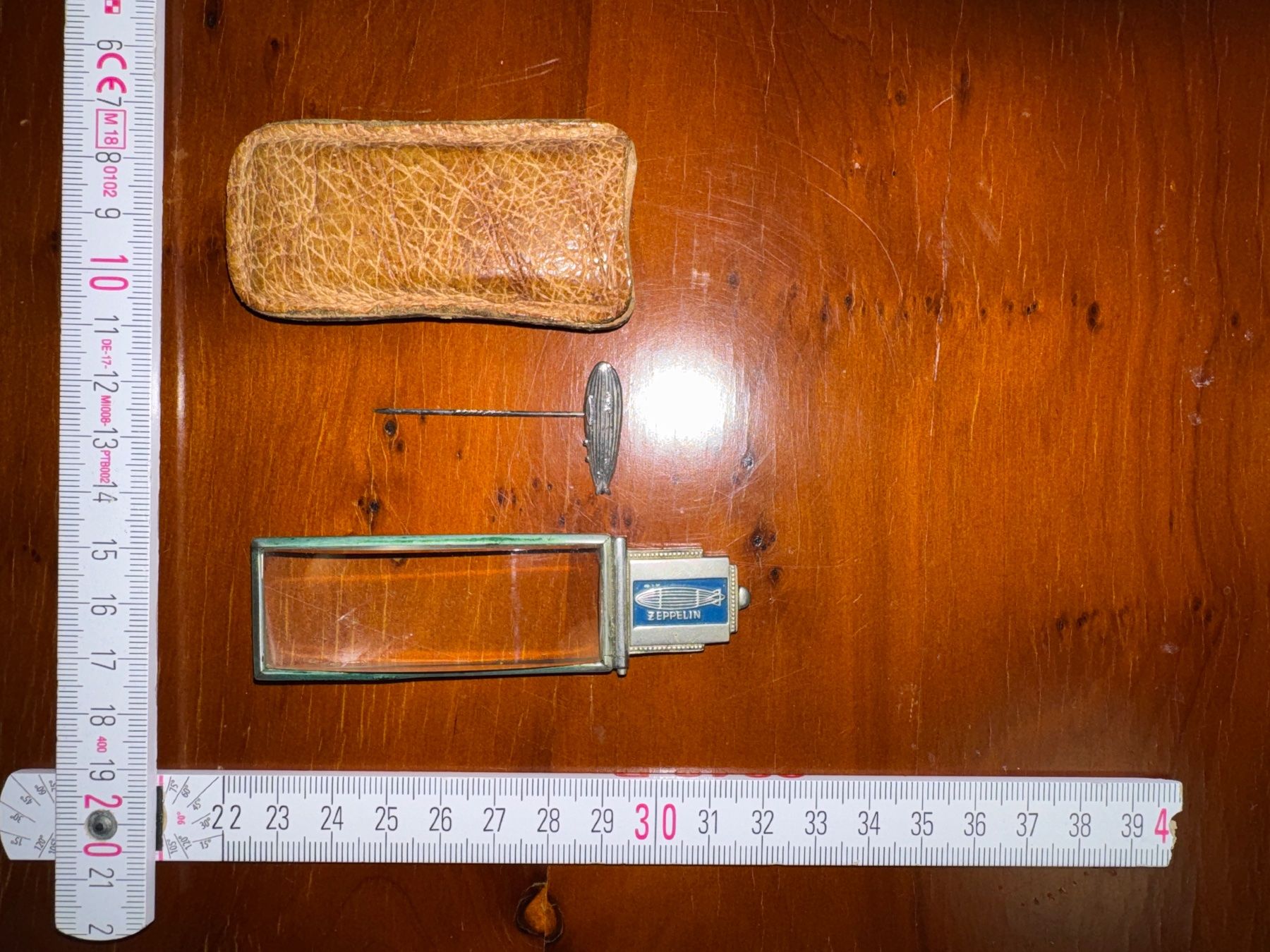 Altro per Ottica: Biete eine Zeppelin Lupe und eine Anstecknadel – Usato da Uster venduto da NJG2 1