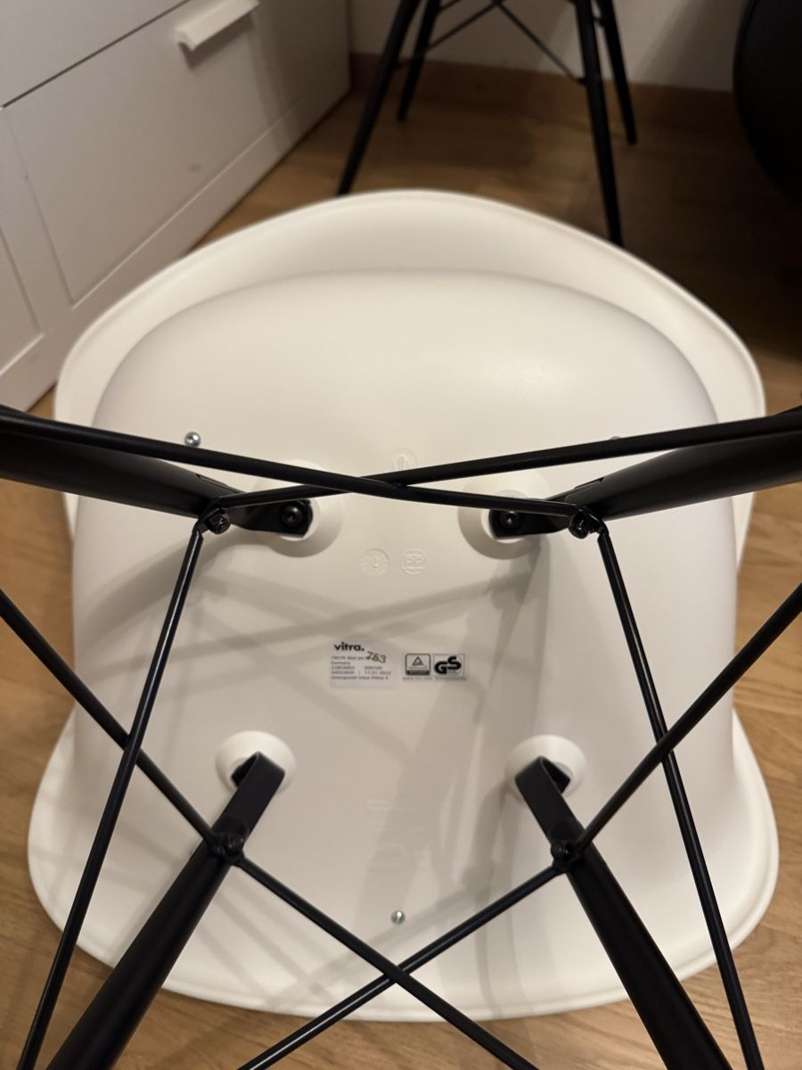 Eames Sedie: Vitra eames plastic chair daw weiss – Usato da zürich venduto da Mito3 1