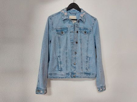 Jeansjacke mit Stickerei, hellblau, nagelneu!