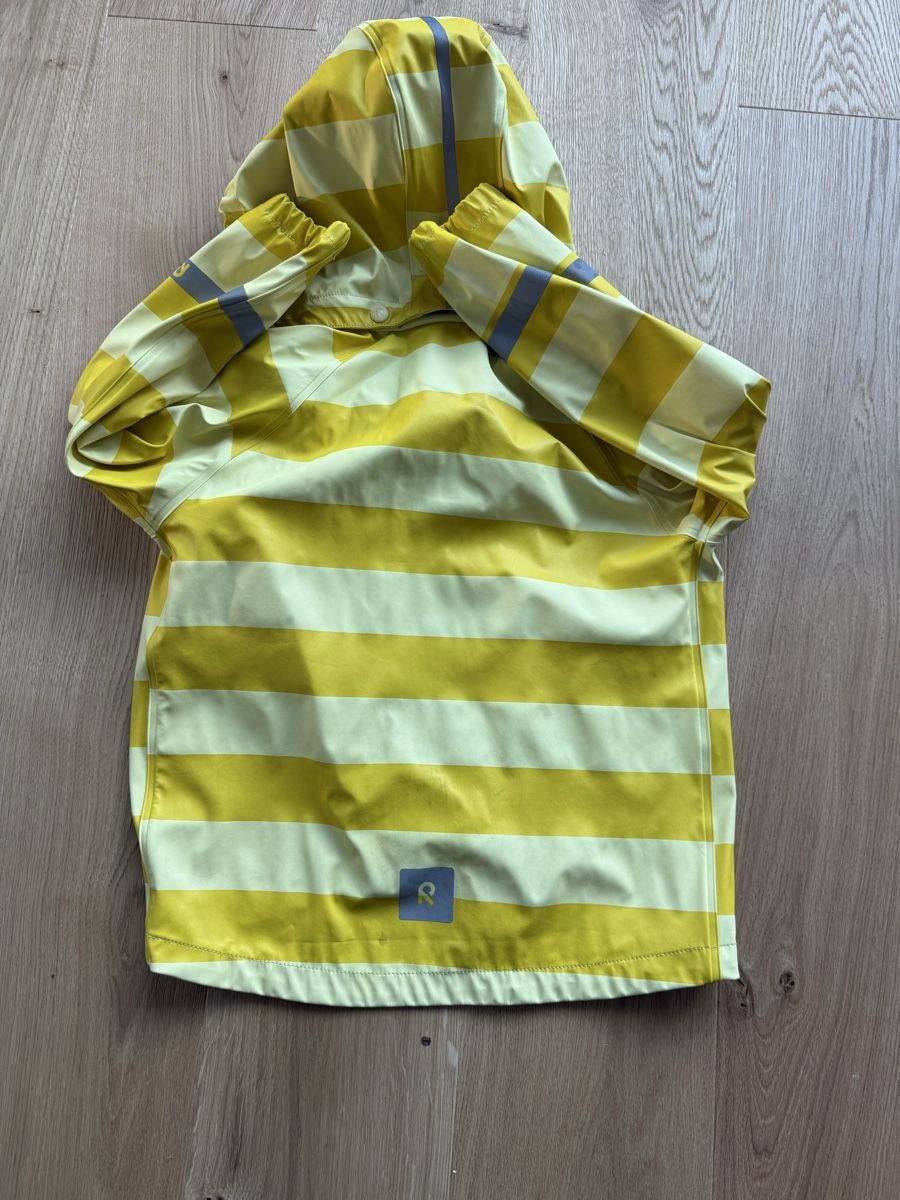 Reima Giacche: Reima Softshell und Regenjacke 116 – Usato da Unterägeri venduto da v_a_s6y8 4