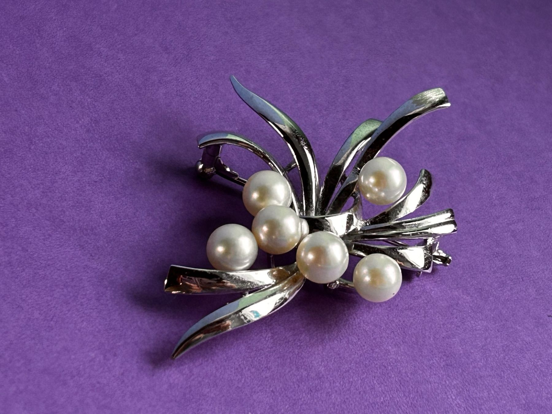 Broches & Aiguilles: Brosche mit Perlen, Vintage Schmuck – D'occasion à Laufen par Bellavitaboom 1