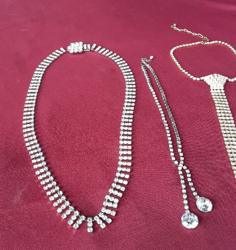 Altri gioielli: 4 Hochwertige Strass-Colliers, Modeschmuck – Nuovo (secondo la descrizione) da Eschenbach venduto da Alicekunst 3