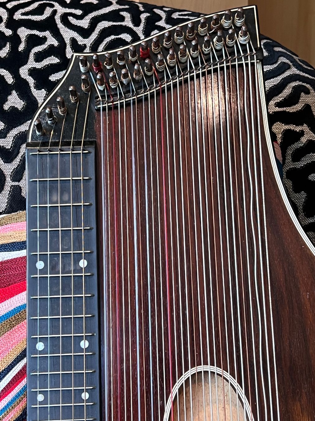 Musikinstrumente: Schöne antike Zither mit intaktem Koffer – Gebraucht aus Baar von Rmedicus 5