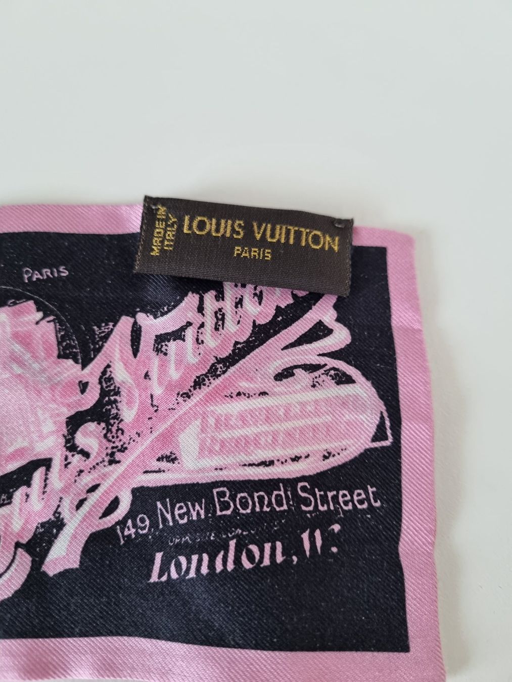 Louis Vuitton Foulard & Sciarpe: Louis Vuitton Bandeau Taschen-Bilder – Nuovo (secondo la descrizione) da Zofingen venduto da Felpa 4