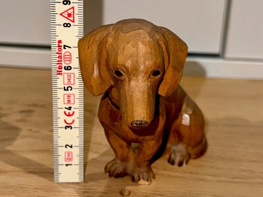 alter-holz-hund-dackel-geschnitzt-brienzer-schnitzerei-gebraucht-in