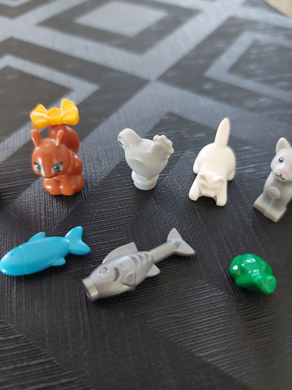 Lego Figuren: Div Lego Tiere ( Eule,  Eichhörnchen,  Katzen  usw.) – Gebraucht aus Zetzwil von sti_x9xf 3