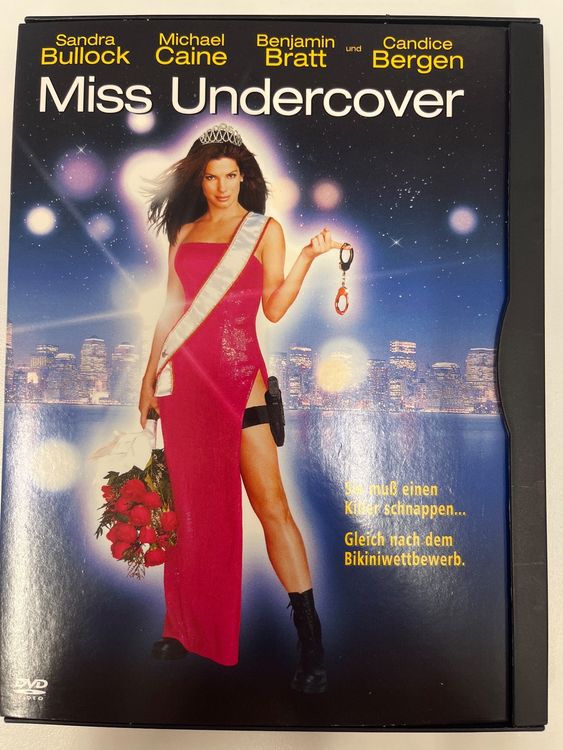 Miss Undercover Nackt