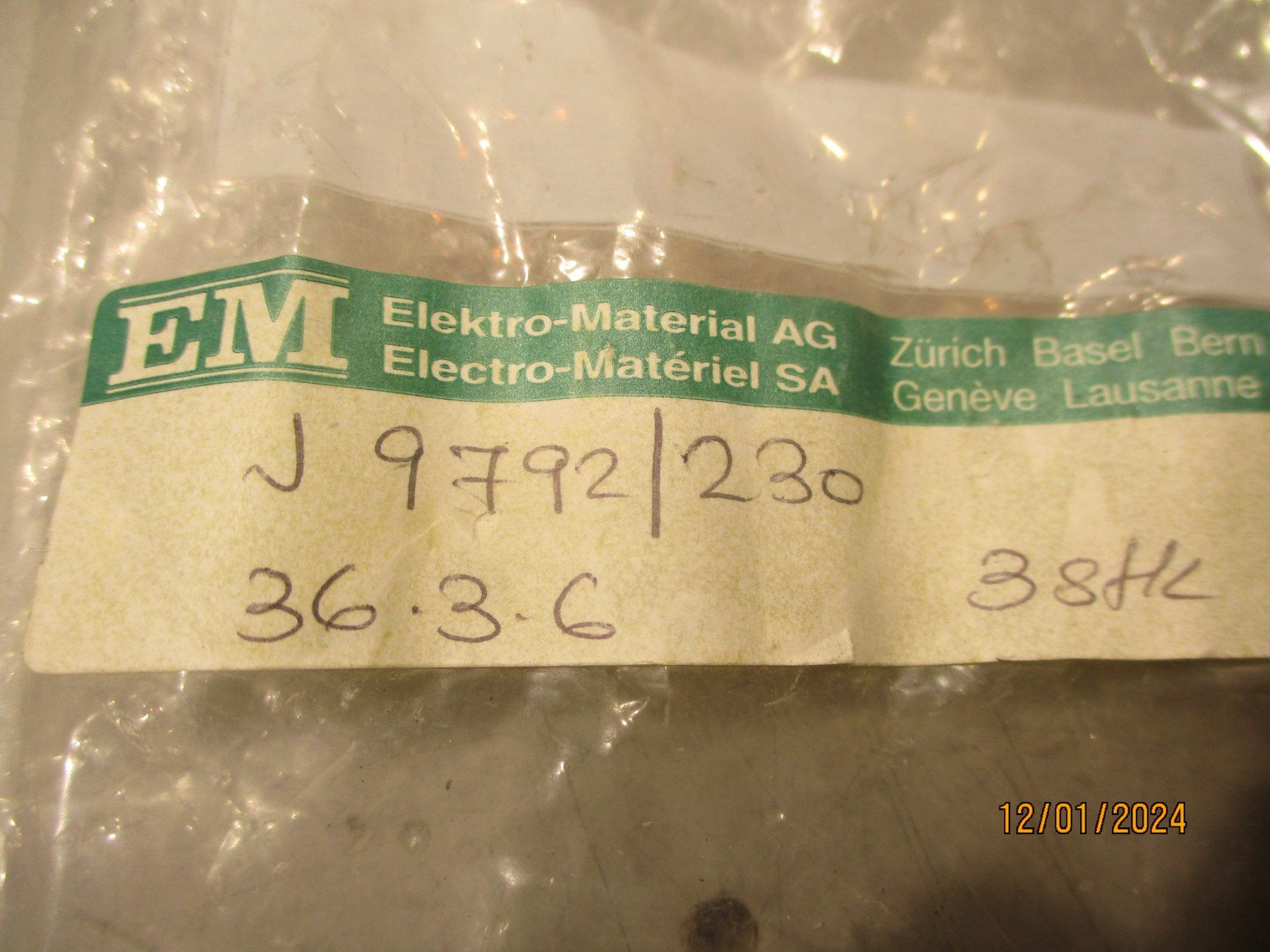 Componenti elettronici: EM J9792 / 230 / CS3 CA 3-9 / 3-12 /3-16 – Usato da Langnau i. E. venduto da Superseven69 2
