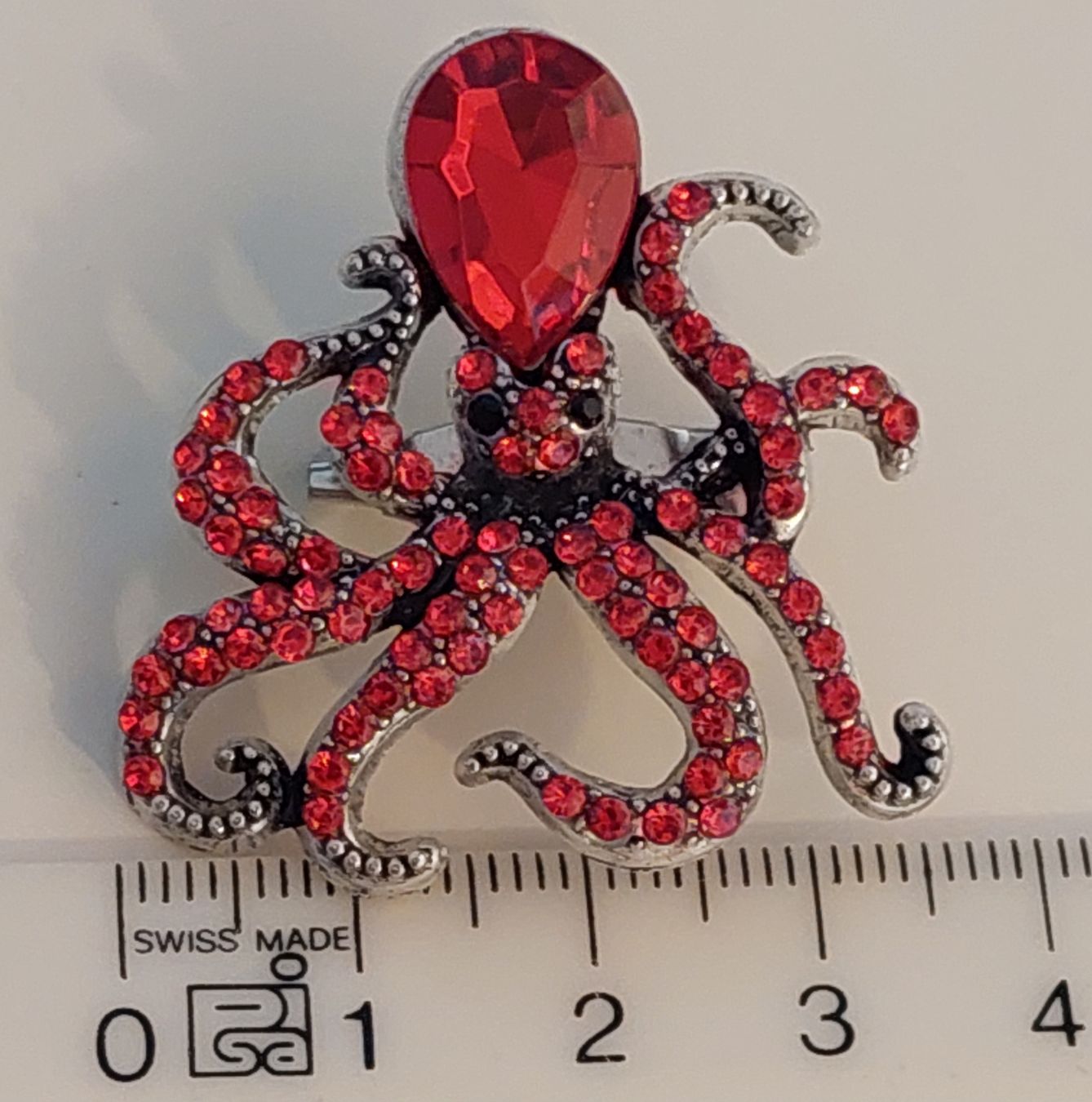 Spille & Fermagli: Brosche Tintenfisch / Octopus / Krake mit rotem Strass – Nuovo (secondo la descrizione) da Oberwil BL venduto da Hunajakakku 7