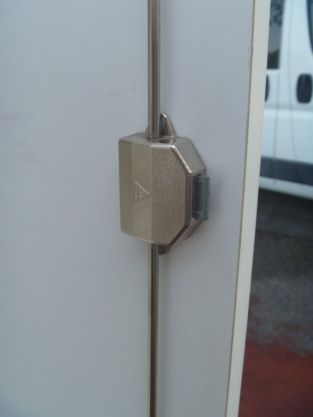 Armadi: 2 türiger Schrank Höhe: 239,4cm – Usato da Rüti ZH venduto da baumchen 6