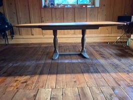 Table à rallonge vintage bois pratique et classique