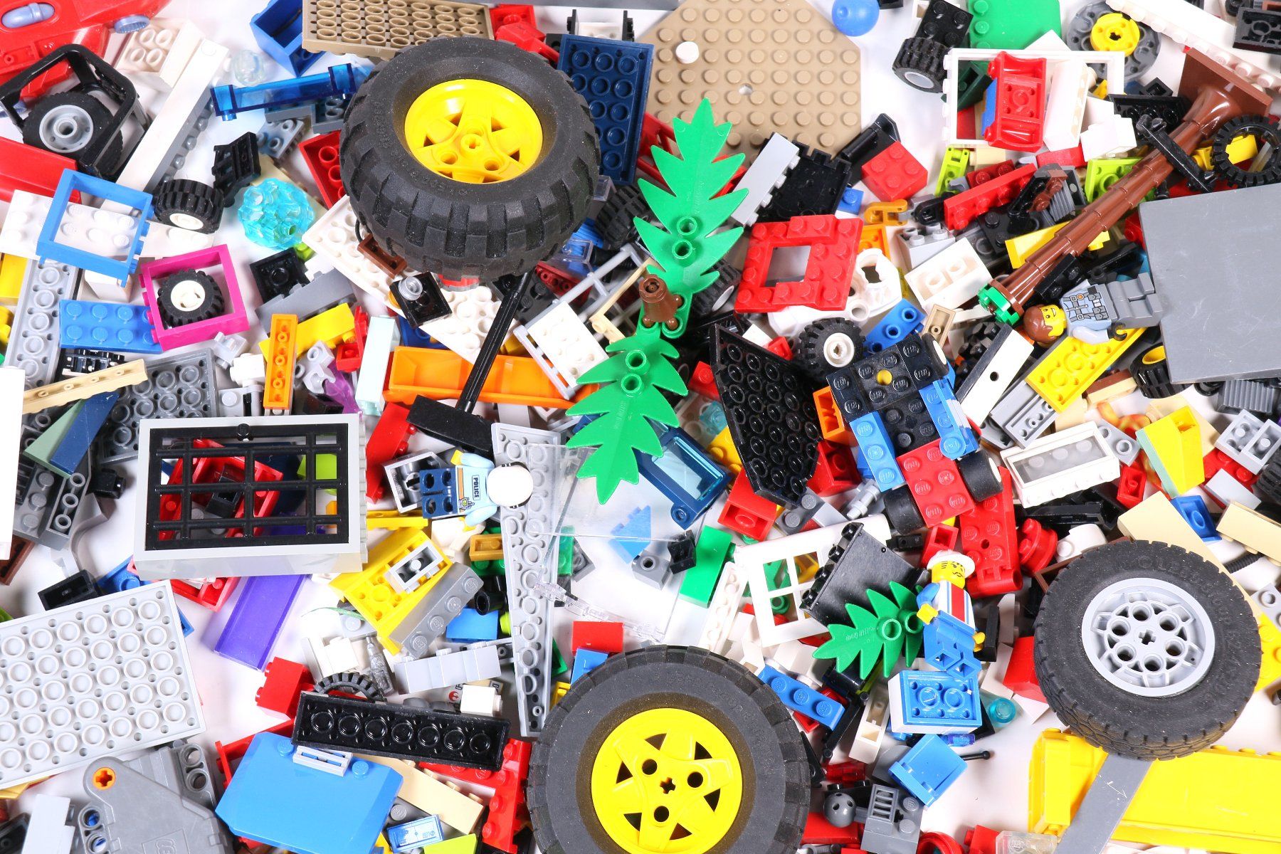 Lego Baukästen: 1.5 kg. Legoteile mit Minifiguren – Gebraucht aus Hettlingen von Scholi99 2