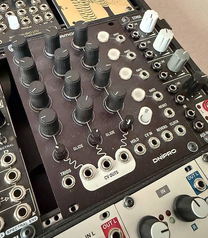 Musikinstrumente: Dnipro Metamorph – Gebraucht aus Allschwil von ASW.4102 1