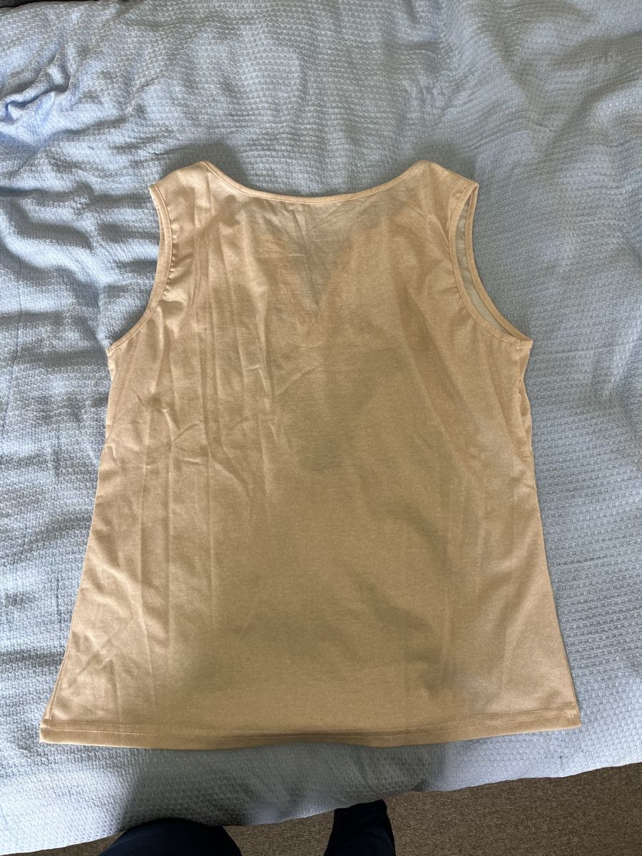 Top: Tank top beige mit Stier – Nuovo (secondo la descrizione) da Giswil venduto da Mauritius9026 1
