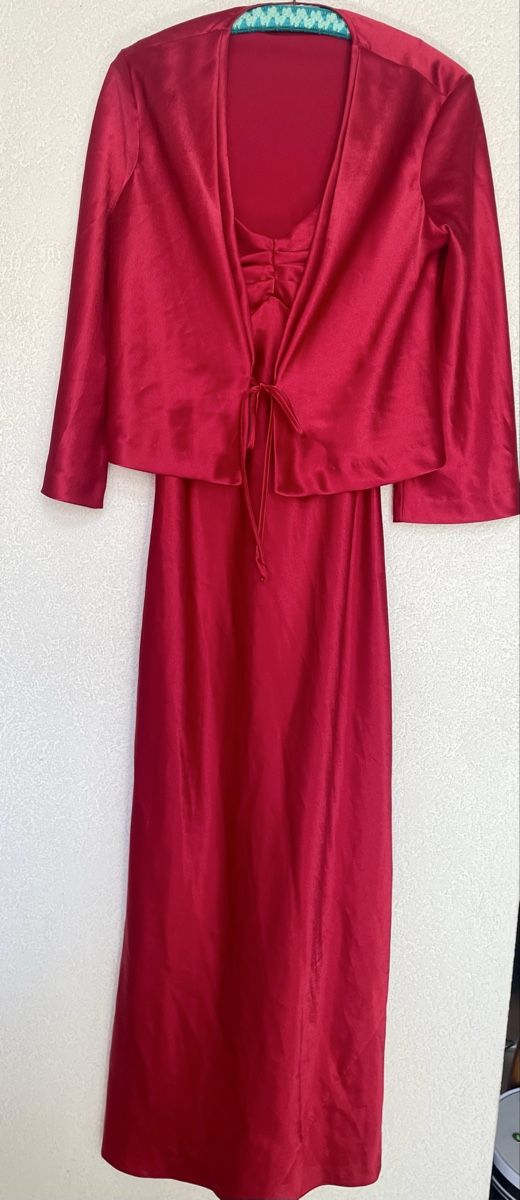 C&A Vestiti: Abendkleid rot glanz Gr. 40 – Usato da Laupen BE venduto da trinegack