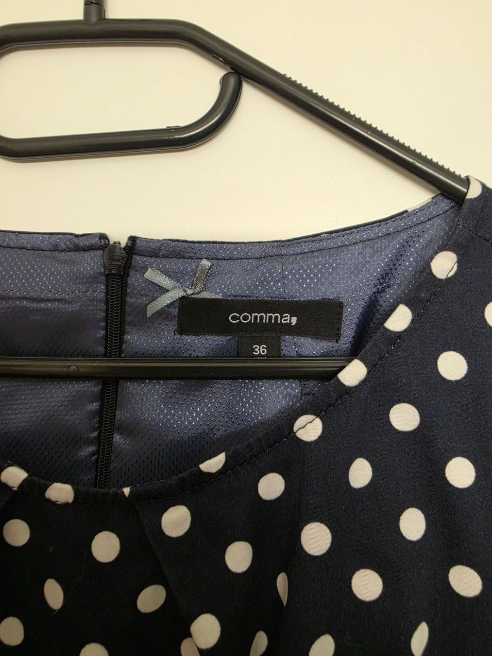 Comma Kleider: Kleid mit Punkten Grösse 36 – Gebraucht aus Lufingen von mel_568n 1