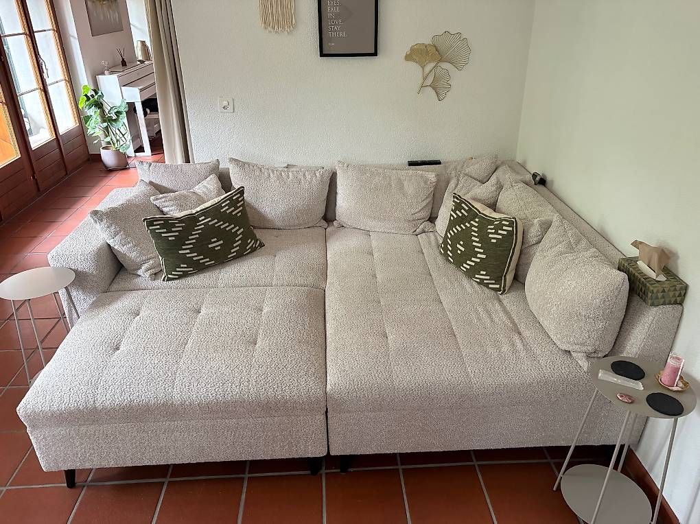 Sofas: SPECIAL PREIS - bis 13.08. abzuholen: Bouclé-Sofa & Ottomane – Gebraucht aus Wädenswil von nin_6gkh 2