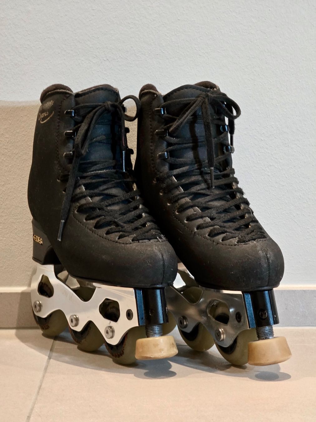 Pattini in linea & Pattini a rotelle: Edea Snow White Inline Kunstlauf Rollerblades – Usato da Sursee venduto da czi_t5sn 4