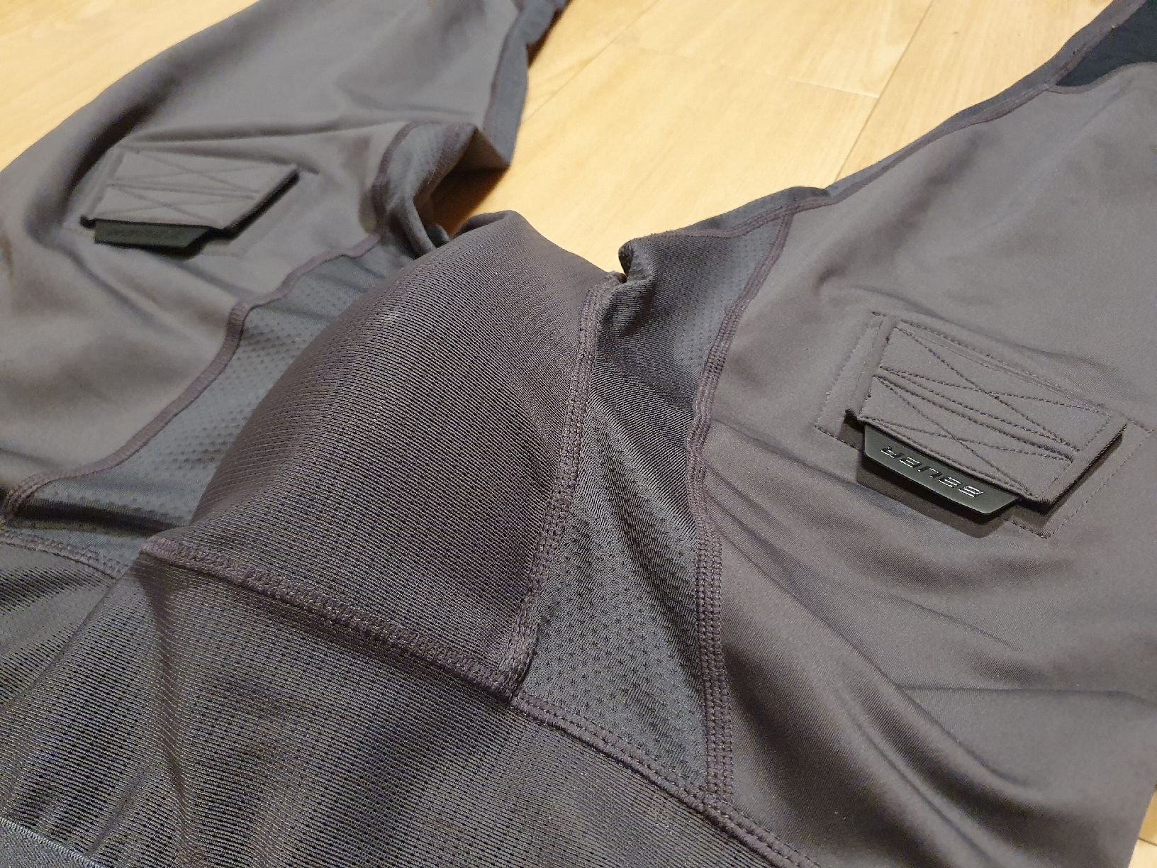 Bauer Pantaloni: Bauer Eishockey Hose Gr M. mit Suspensorium Mueller – Usato da Val D Illiez venduto da SnowRoof 2