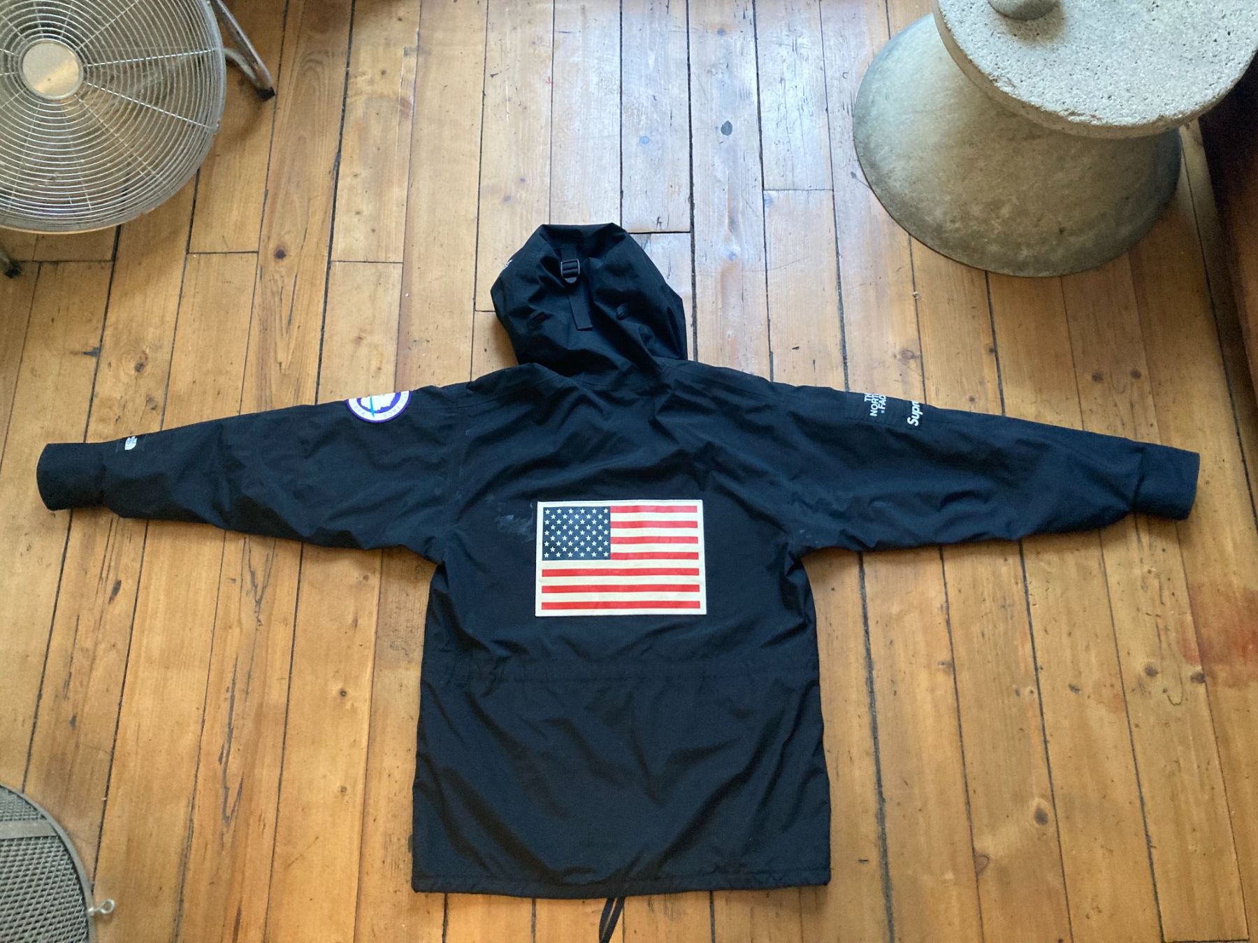 Supreme Giacche: SUPREME x The North Face | Trans Antarctica Expedition Pullo – Usato da Lausanne venduto da mic_95f9 1