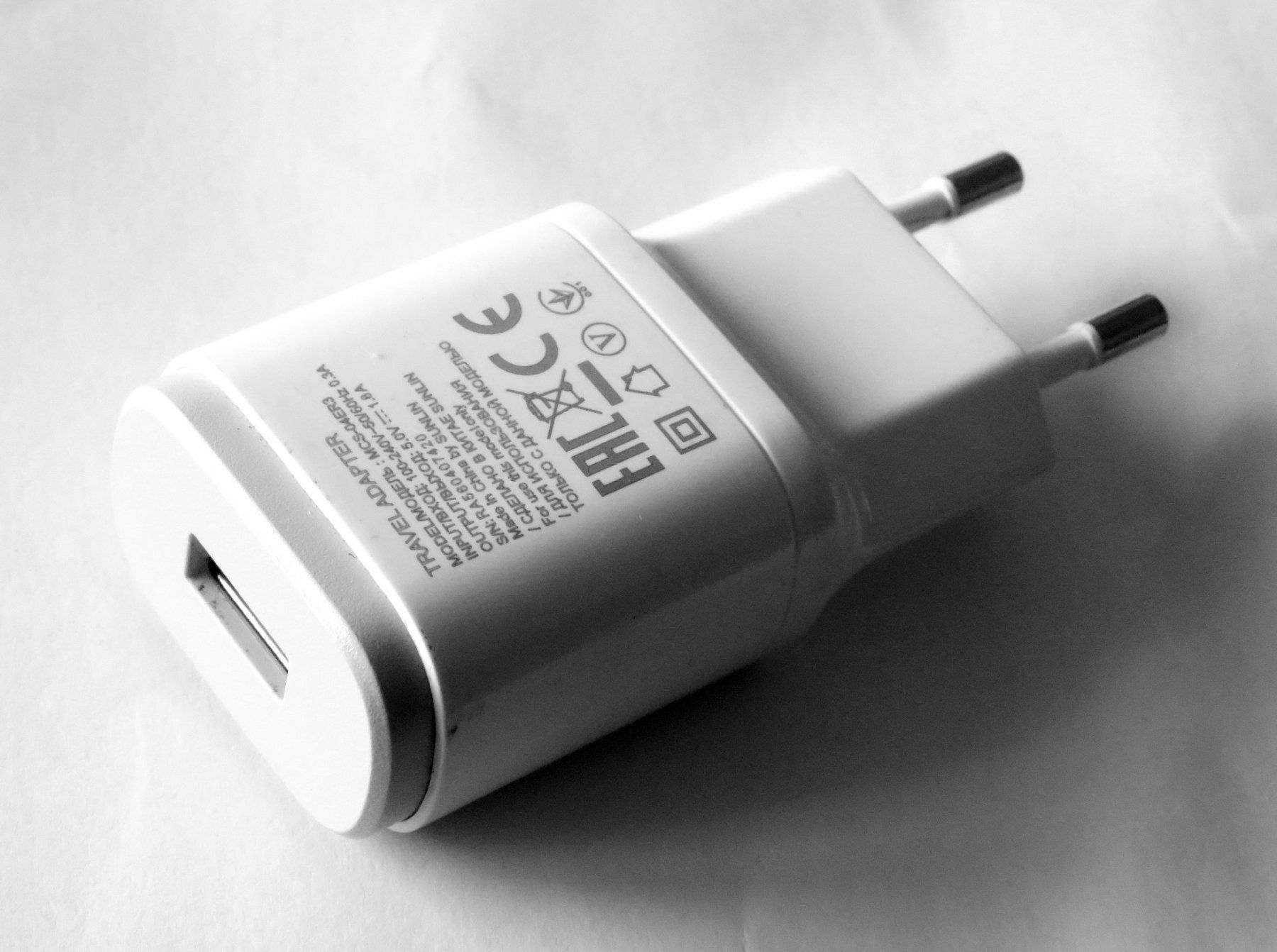 LG Caricabatterie: LG Ladegerät MCS-04ER3: 5V / 1,8A – Usato da Untersiggenthal venduto da Zarkok
