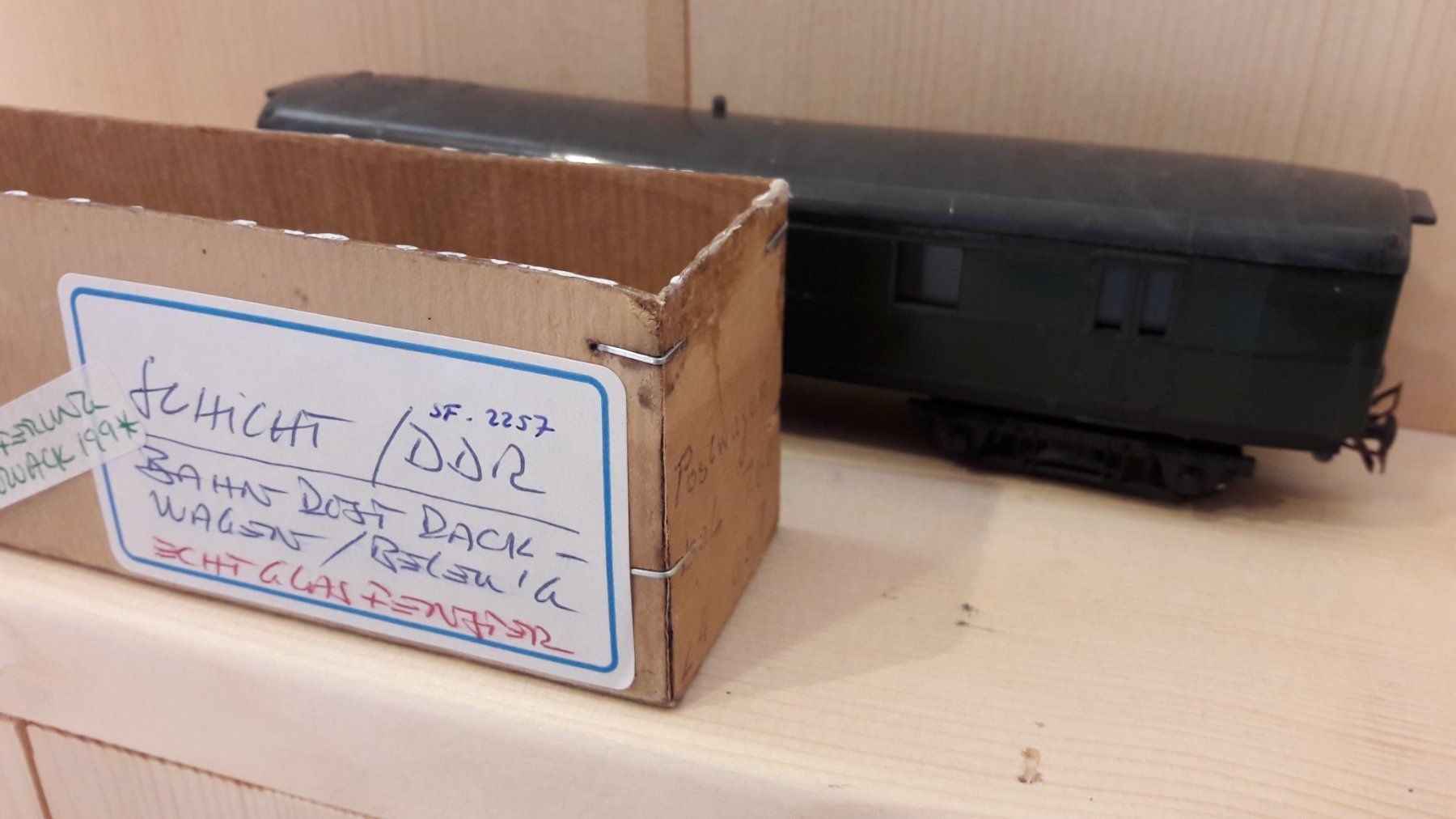 Modellini di ferrovie: Schicht HO DC : DR fourgon postal 4 essieux – Usato da Buttes venduto da Cafe2005 9
