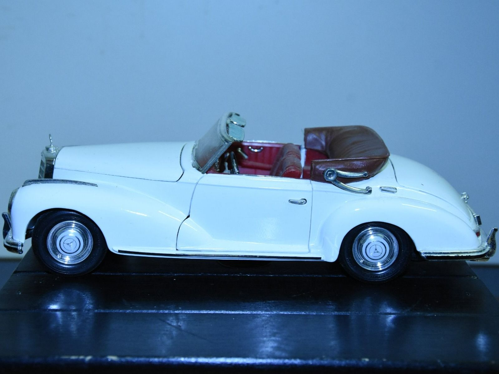 Maisto Modellautos: Modellauto Mercedes-Benz 300 S, Maisto – Gebraucht aus Giswil von Guardia75 1