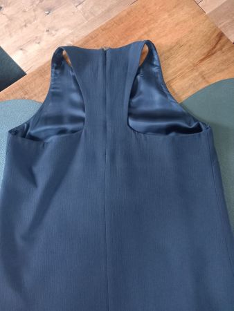 Jolie robe Massimo Dutti bleue foncée comme neuve