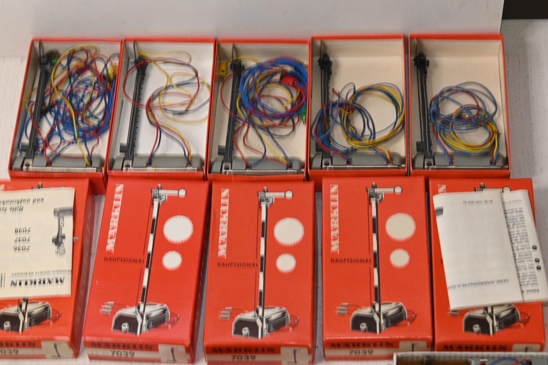 Märklin Modellini di ferrovie: Diverse Märklin Signale HO – Usato da Laupen ZH venduto da Zmoewe 1