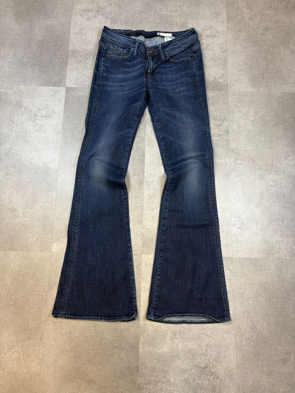 G-Star Jeans: G-Star RAW Bootcut Flared Jeans - Grösse M/30 – Nuovo (secondo la descrizione) da Werdenberg venduto da hase.vintage
