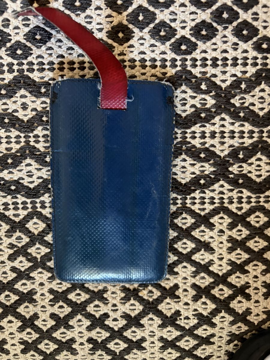 Freitag Cover & Protezioni schermo: Freitag Smartphonehülle blau 9.8x17cm – Usato da Lommis venduto da charisarts 1