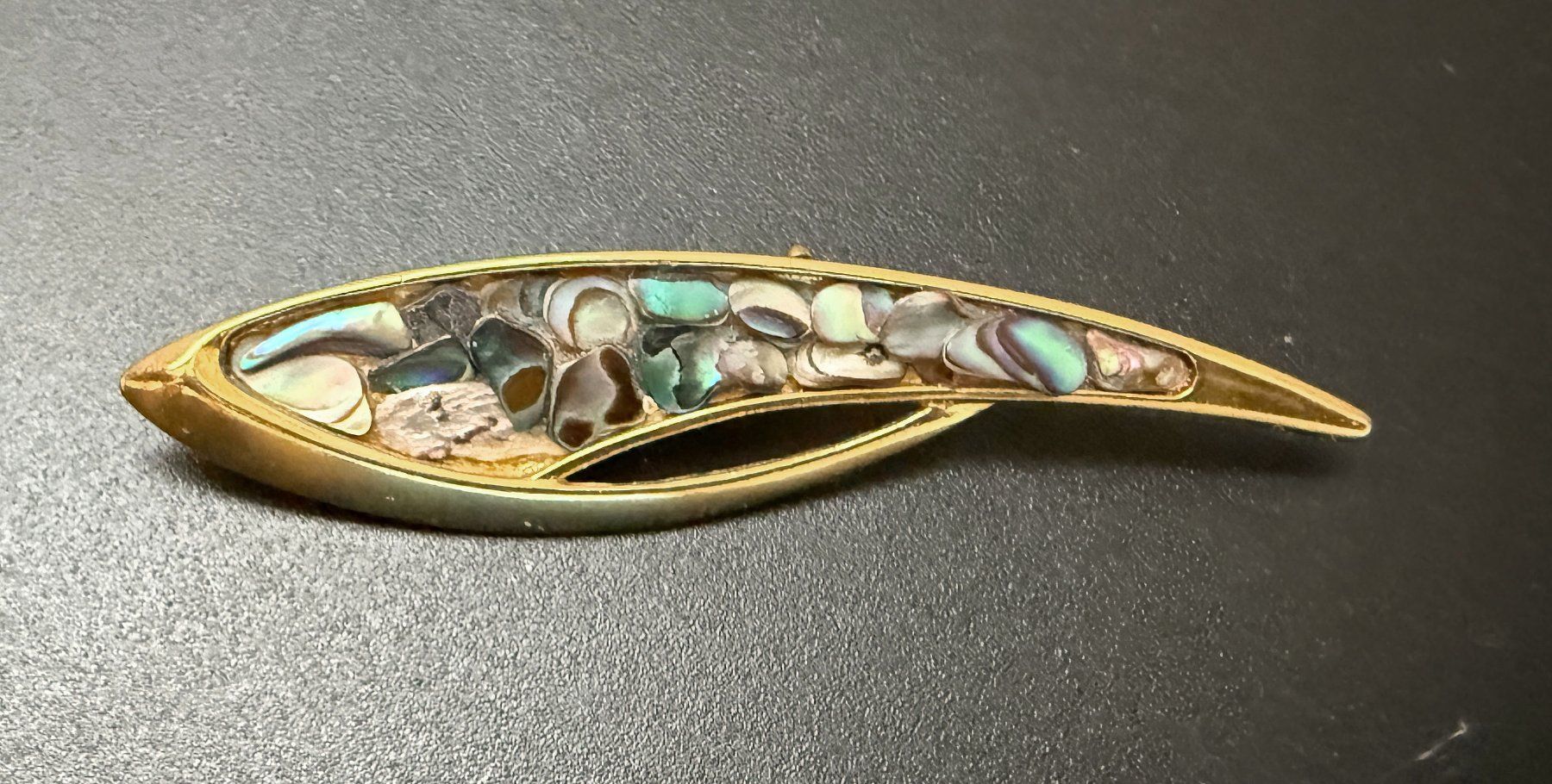 Broches & Aiguilles: Brosche vergoldet mit Perlmutt-Einlage – Neuf (Voir description) à Richterswil par Nathan_adler