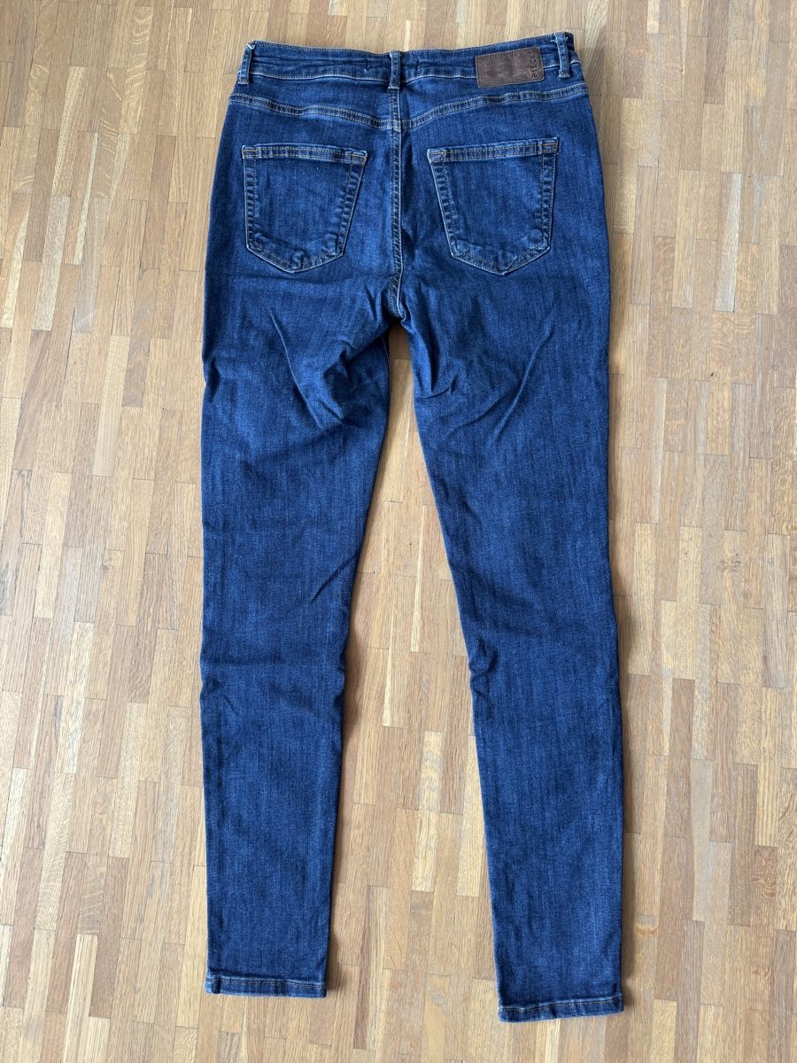 Pieces Jeans: Jeans PIECES Grösse XL/32 dunkelblau – Gebraucht aus Münsingen von sam_528s 1