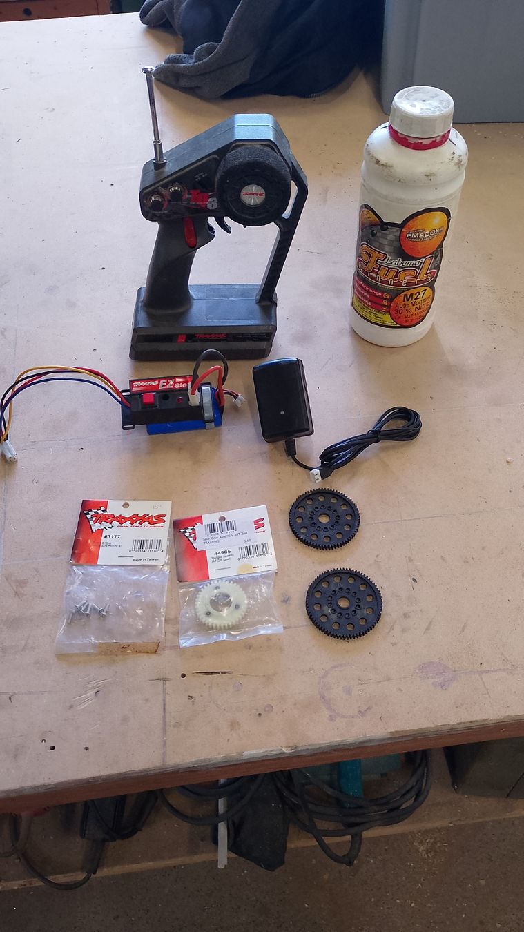Traxxas RC Kits de montage: T Maxx Traxxas 1/10 – D'occasion à Fey (Nendaz) par tim_5q6t 4