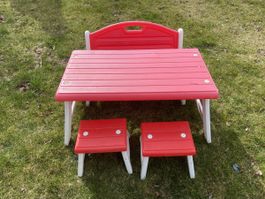 Table, banc et chaises pour enfants